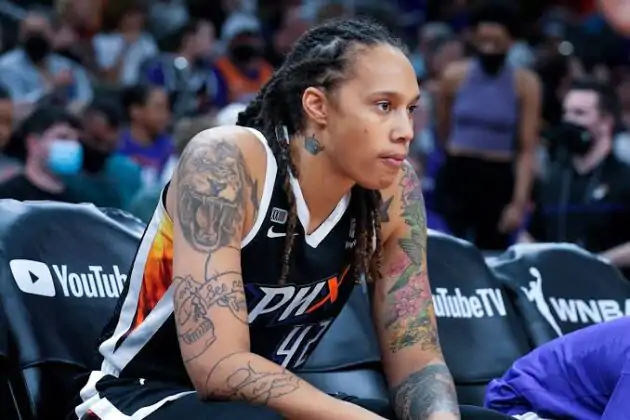 Brittney Griner Biography: Age, Husband, Net Worth, Parents, Parents ...